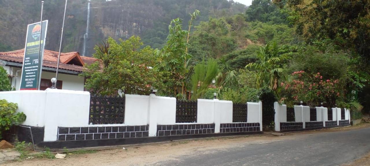 Diyaluma Falls Inn Koslanda Exterior photo